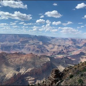 Meet your Posher, Hong